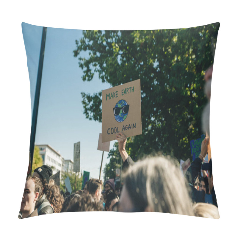 Personality  Canada, Vancouver - 27 September, 2019 Striking People At Rallie Pillow Covers