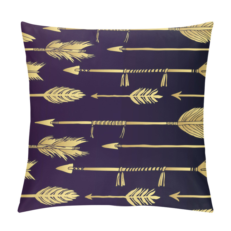 Personality  Pattern Of Golden Arrows On A Purple Gradient Background Pillow Covers