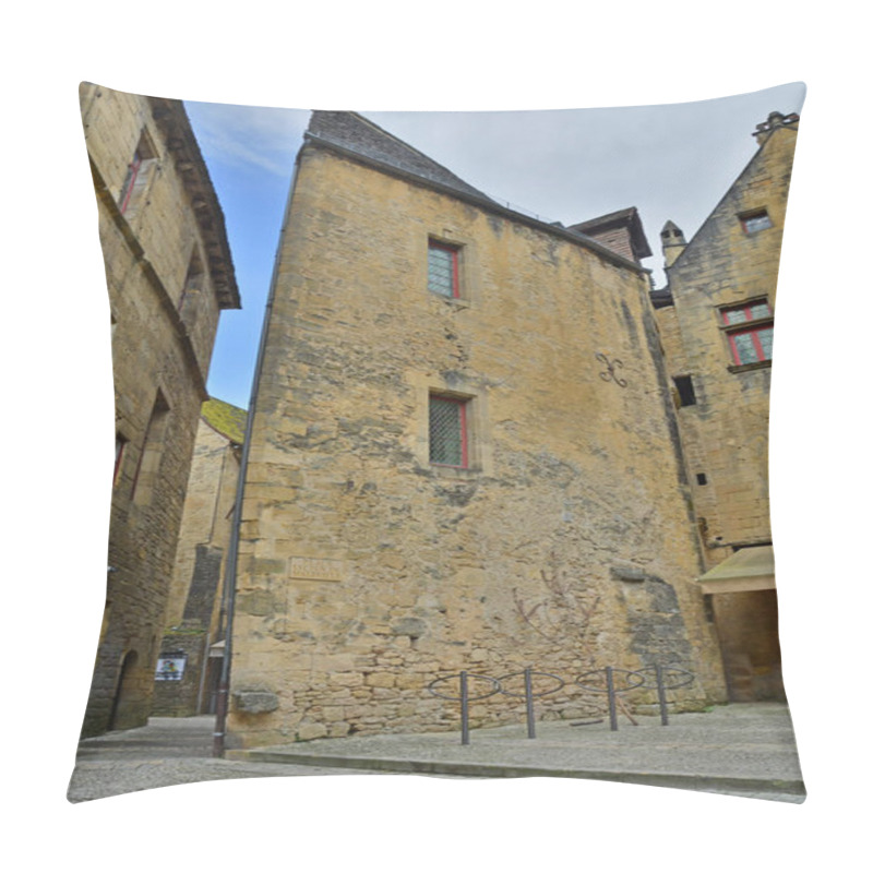 Personality  Medieval Angle House Pillow Covers