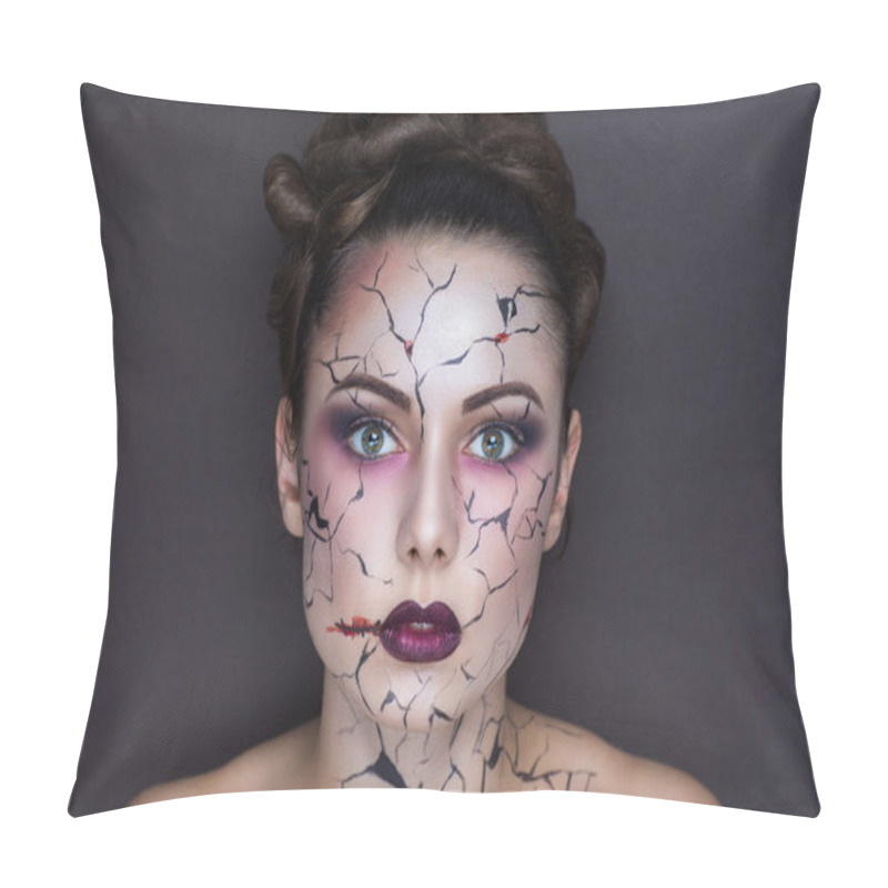 Personality  Cracks On Face Pillow Covers