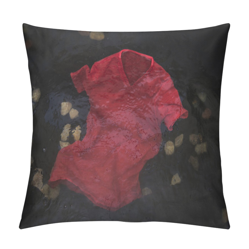 Personality  Red T-shirt Floating  In Water Pillow Covers