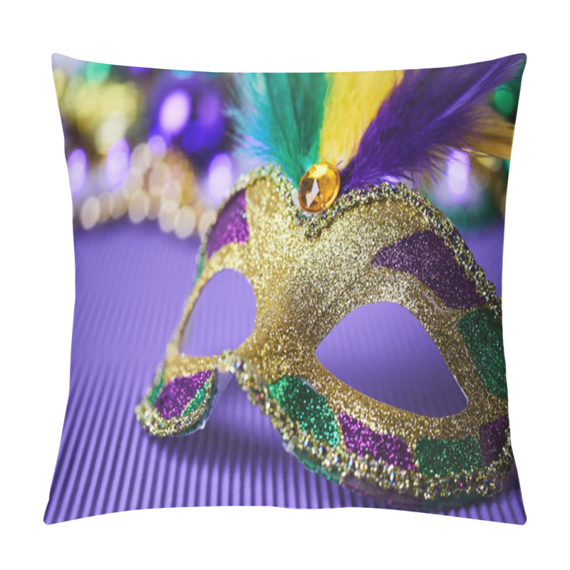 Personality  Colorful Mardi Gras Mask With Feathers On A Purple Background, Embodying Festivity And Vibrancy. Pillow Covers