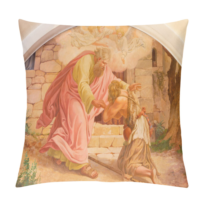 Personality  VIENNA, AUSTRIA - DECEMBER 17, 2014: The Comeback Of Prodigal Son Scene By Josef Kastner The Older From 20. Cent. In Erloserkirche Church. Pillow Covers