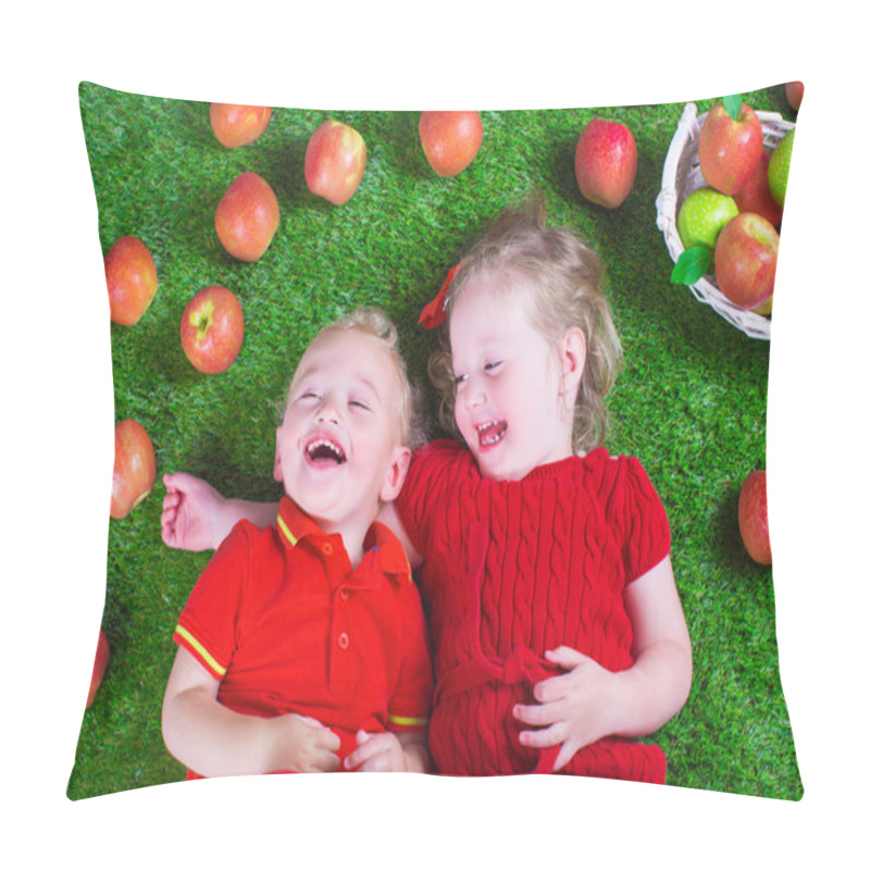 Personality  Little Childrenl Eating Apples Pillow Covers