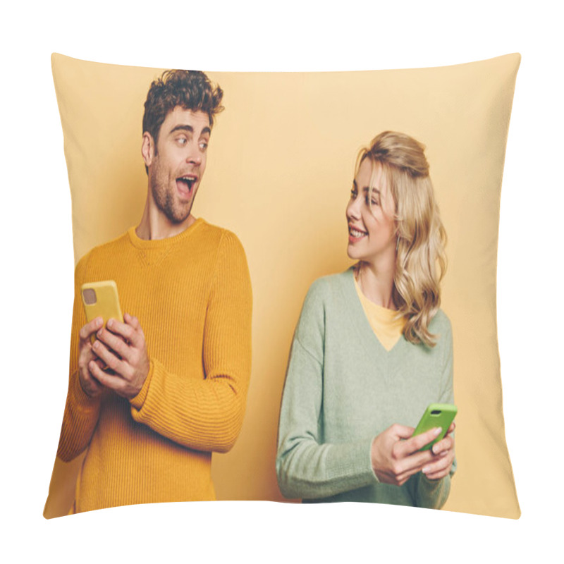 Personality  Smiling Man And Woman Looking At Each Other While Chatting On Smartphones On Yellow Background Pillow Covers