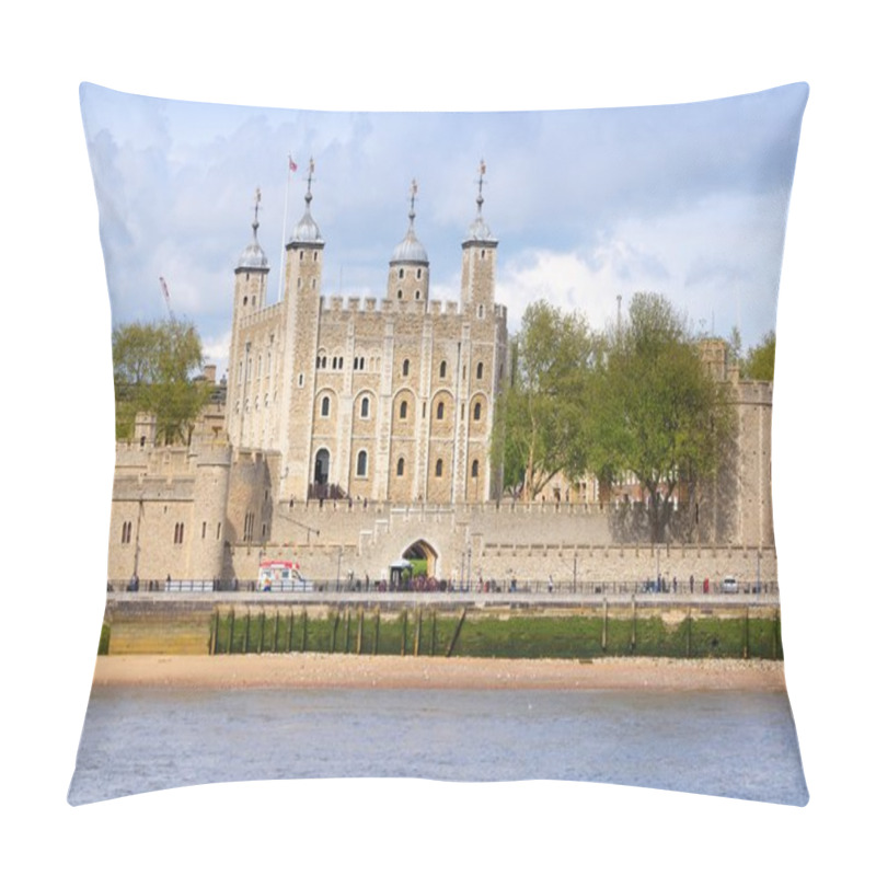 Personality  Tower Of London Pillow Covers