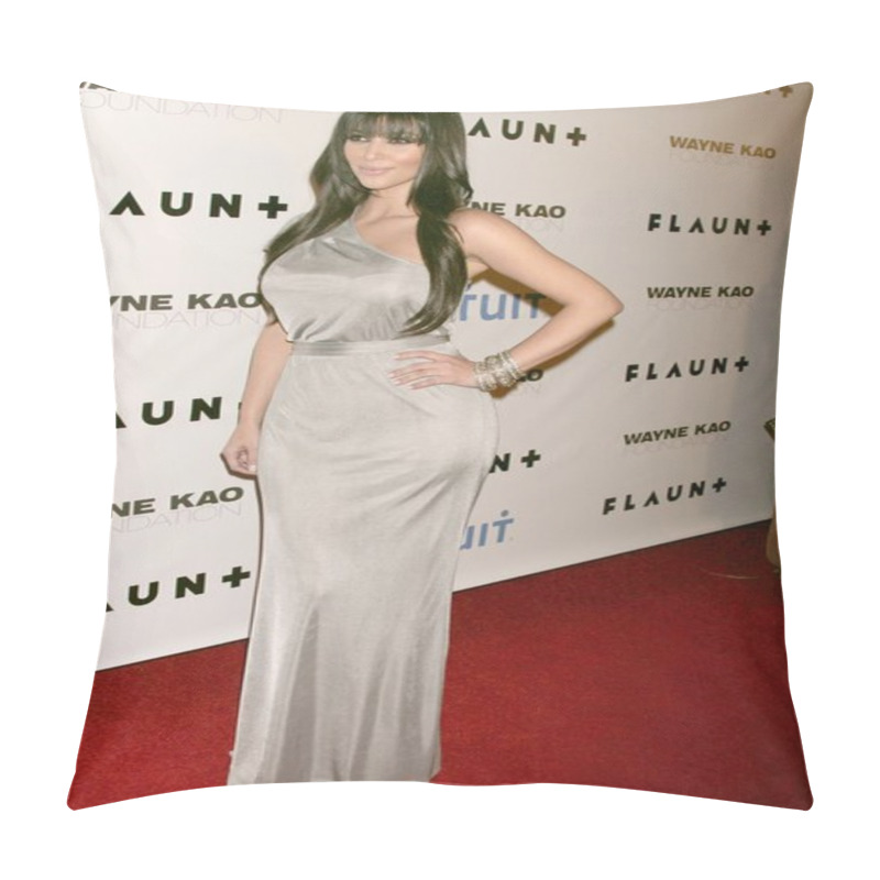 Personality  Kimberly Kardashian Pillow Covers