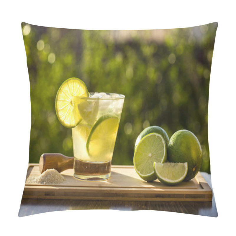 Personality  Lemon Fruit Caipirinha Of Brazil On Green Blurry Background Pillow Covers