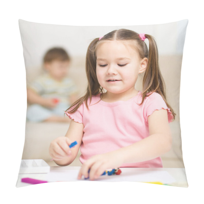 Personality  Little Girl Is Playing With Plasticine Pillow Covers