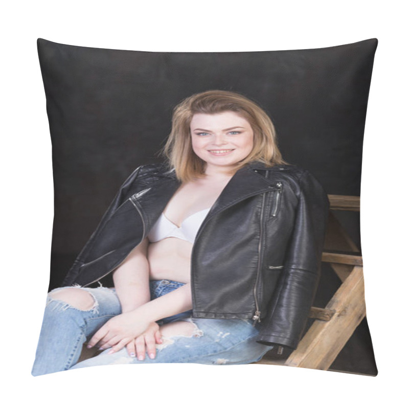 Personality  Beautiful Curvy Girl With Blond Hair And Cheerful Personality Pillow Covers