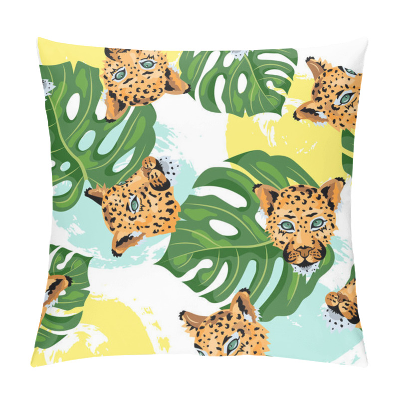 Personality  Seamless Pattern With Leopards, Tropical Monstera Leaves And Hand Drawn Style Rounds. Vector Illustration. Pillow Covers