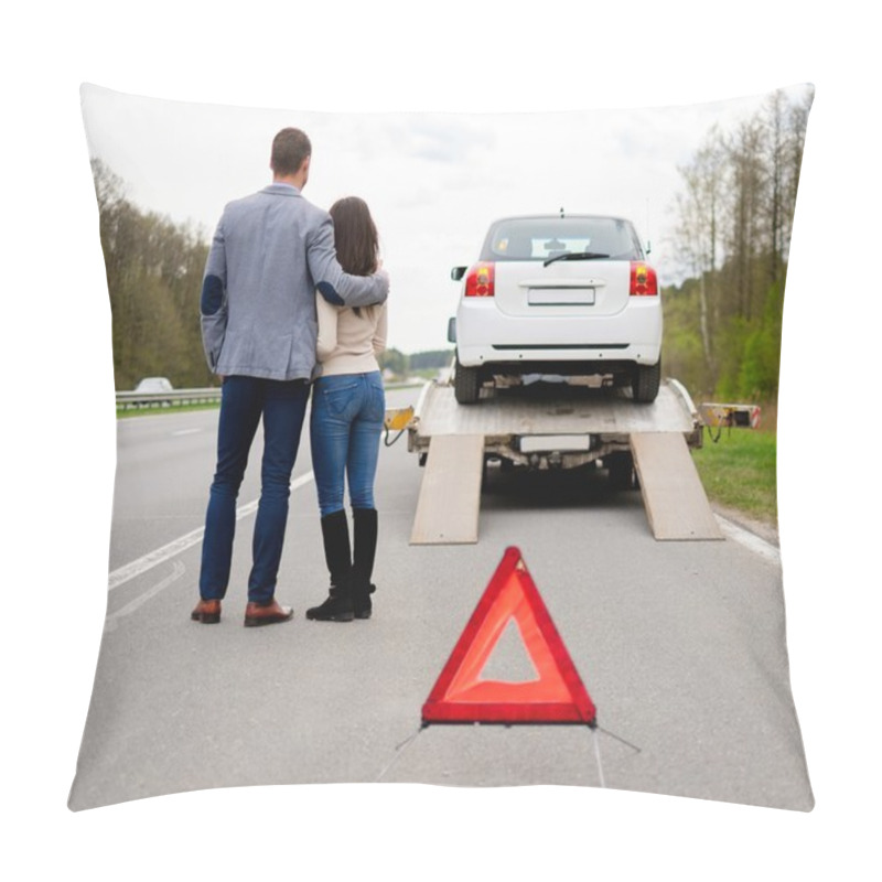 Personality  Couple Near Tow-truck Picking Up Broken Car  Pillow Covers