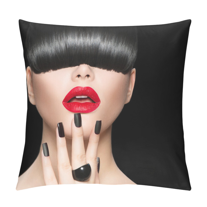 Personality  Model With  Hairstyle, Makeup Pillow Covers