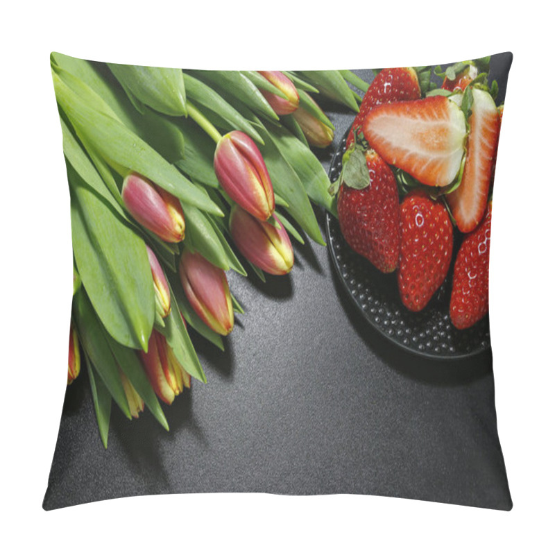 Personality  Tulips And Fresh Strawberries On Black Background Pillow Covers