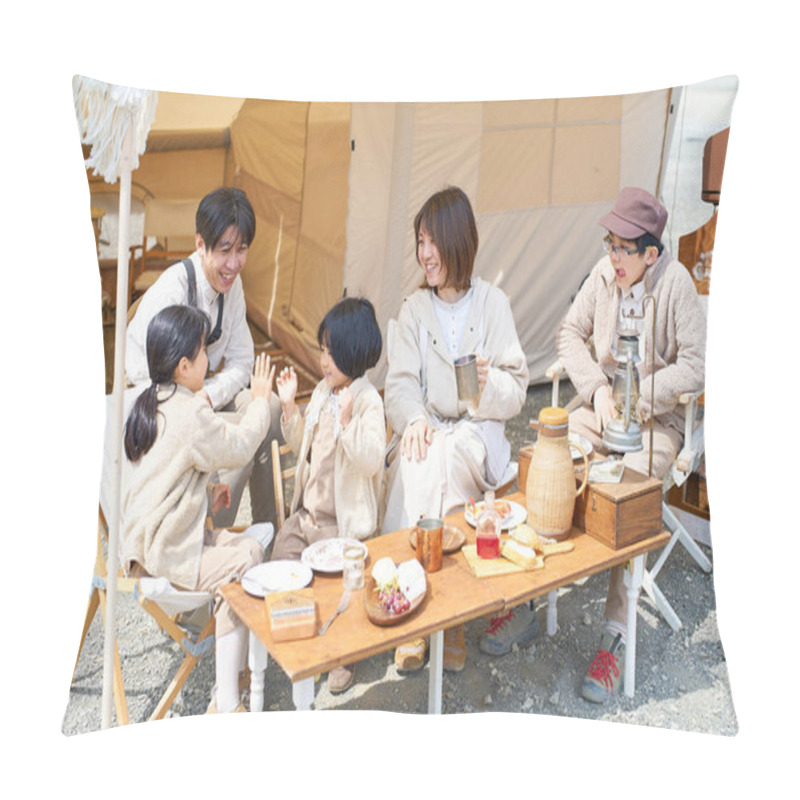 Personality  A Family Setting Up A Tent At A Campsite And Relaxing On Fine Day Pillow Covers