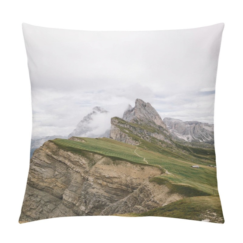 Personality  Houses In Mountain Valley Pillow Covers