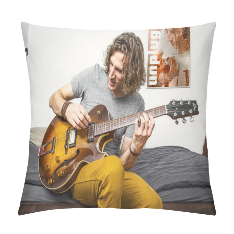 Personality  Guitar Player Pillow Covers