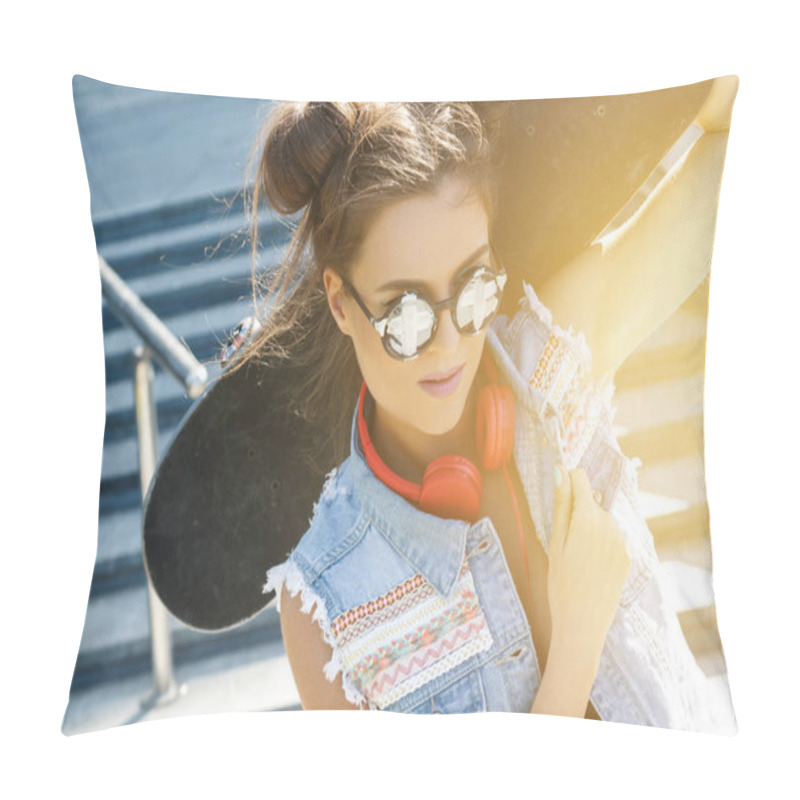 Personality  Stylish Girl With Skateboard  Pillow Covers