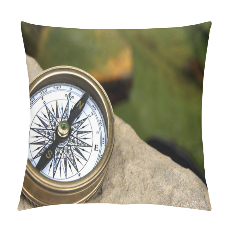 Personality  Compass Pillow Covers