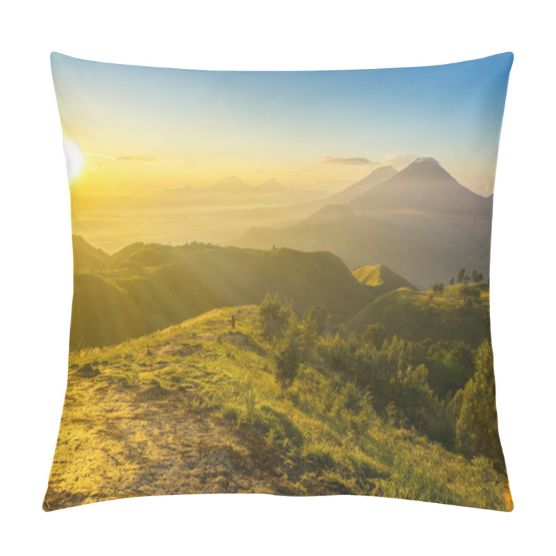 Personality  Great Golden Sunrise In Prau Mount Pillow Covers