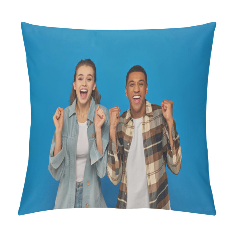 Personality  Excited Interracial Couple Screaming From Joy Looking At Camera On Blue Backdrop, Emotional Reaction Pillow Covers