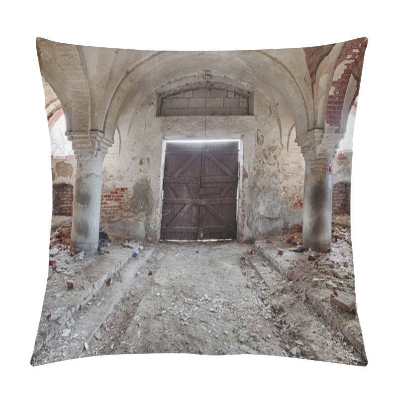 Personality  Forgotten Stable With A Beautiful Brick Vault Pillow Covers