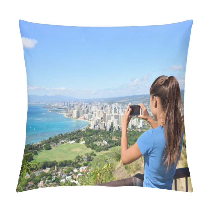 Personality  Hawaii Tourist Taking Photo Of Honolulu Pillow Covers