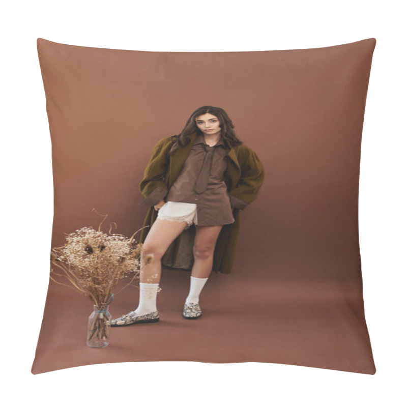 Personality  A Young Woman Poses Confidently In A Fashionable Autumn Outfit Against A Warm Backdrop, Embodying Seasonal Style. Pillow Covers