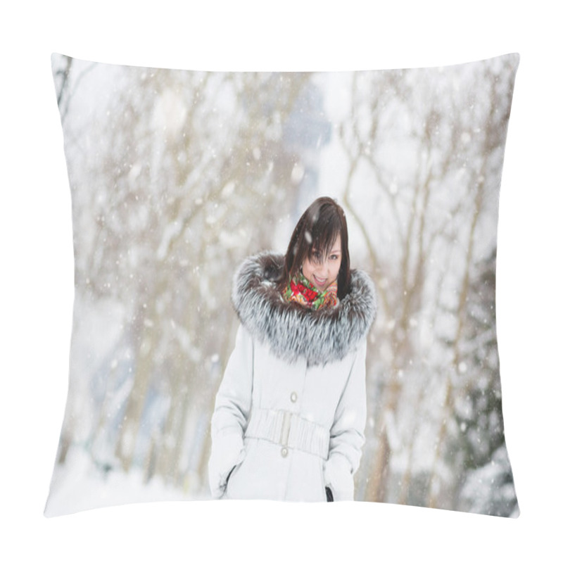 Personality  Young Woman In Paris On A Winter Day Pillow Covers