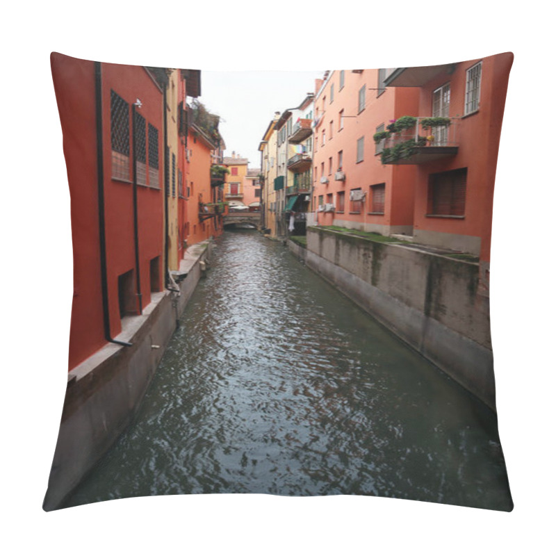 Personality  Bologna - Italy - December 30, 2021: View Of The Canal Of The River Reno In Historic Center Of Bologna. Italy Pillow Covers