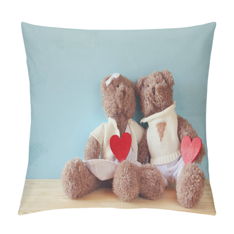 Personality  Couple Of Cute Teddy Bears Holding Hearts Pillow Covers