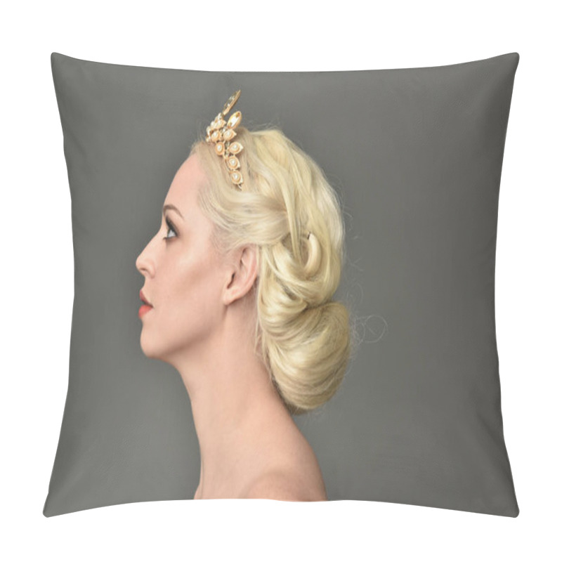 Personality  Portrait Of Blonde Woman Wearing Golden Crown, Grey Studio Background. Pillow Covers