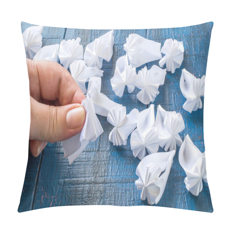 Personality  Making Components In The Shape Of A Flower For Bows In The Art K Pillow Covers