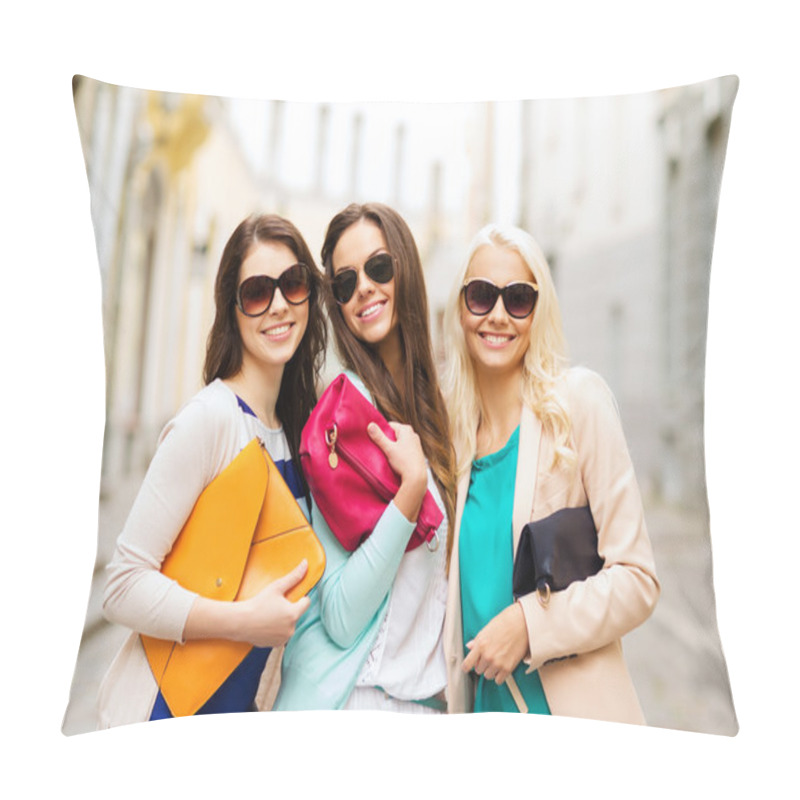 Personality  Beautiful Girls With Bags In The Ctiy Pillow Covers