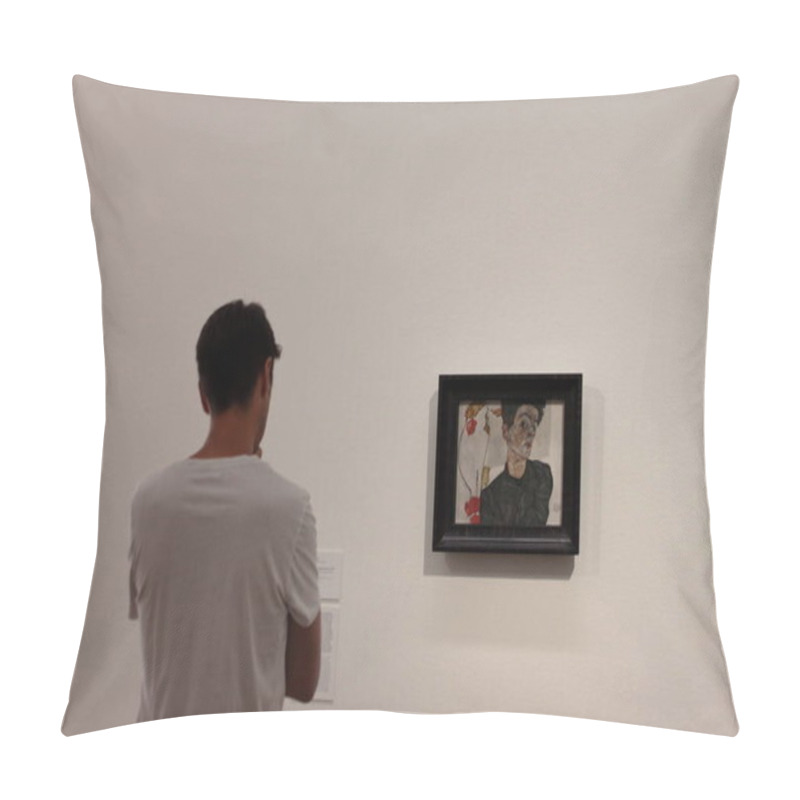 Personality  Wien, Austria - Aug 2019: Man With White Tshirt Looking At Egon Schiele Self Portrait At Leopold Museum. Pillow Covers