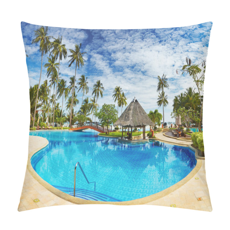 Personality  Swimming Pool On The Beach Pillow Covers