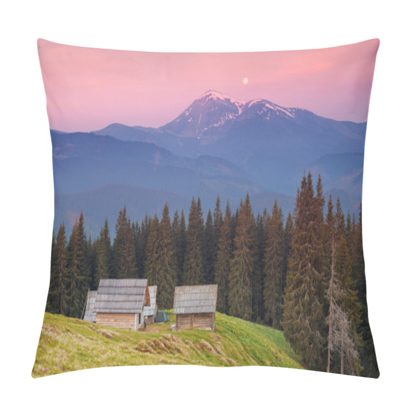 Personality  Full Moon Risinr In A Pink Morning Sky Pillow Covers