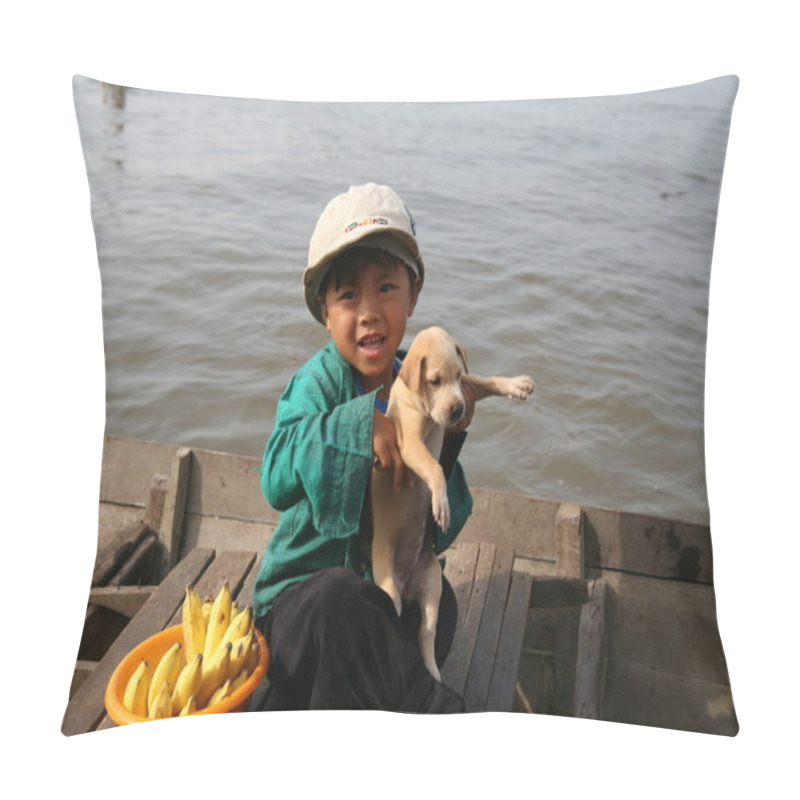 Personality  Poverty In Tonle Sap Pillow Covers