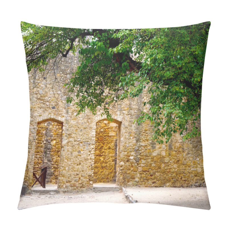 Personality  Archway In Castle Pillow Covers