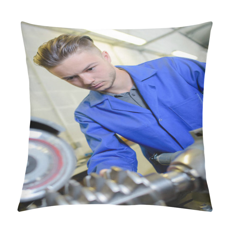 Personality  Apprentice Engineer With Metal Gear Pillow Covers