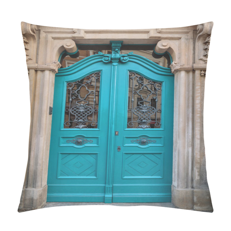 Personality  Traditional European Facade With Entance Door Pillow Covers