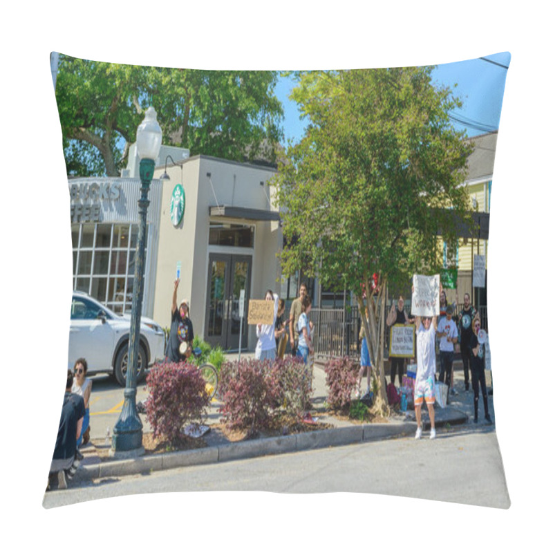 Personality  NEW ORLEANS, LA, USA - MARCH 22, 2023: Labor Union Strike  In Front Of Starbucks Coffee Shop On Maple Street Pillow Covers