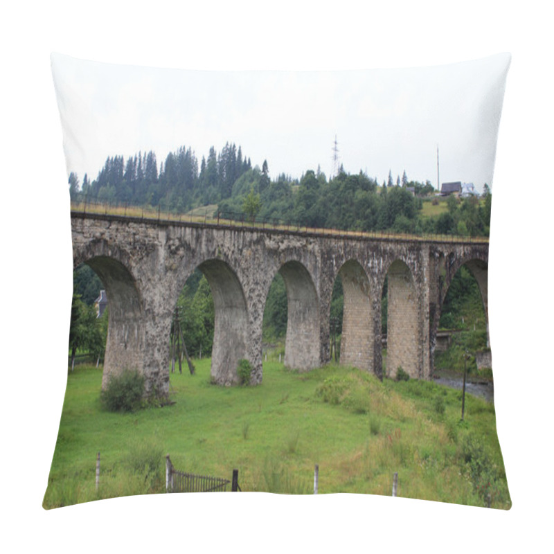 Personality  Beautiful Ancient Stone Arch Bridge Pillow Covers