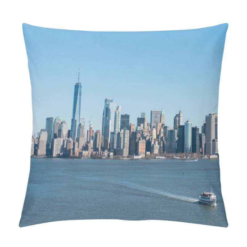 Personality  New York, United States, January 29, 2020: The Financial District Is A Business District In New York City, Home To The Headquarters Of The City's Largest Corporations And Financial Institutions, Including The New York Stock Exchange. Pillow Covers