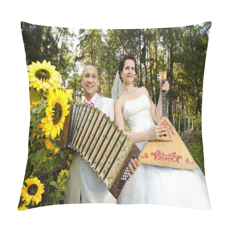 Personality  Fiancee Blow The Balalaika,  Bridegroom Play On Accordion Pillow Covers