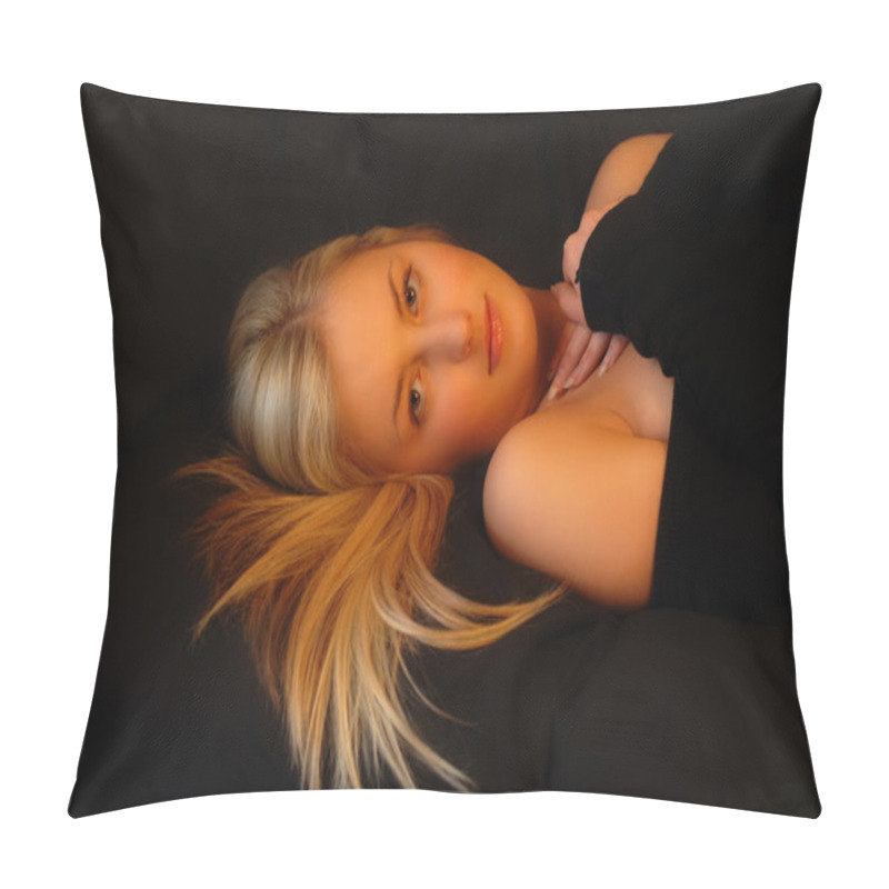 Personality  Gorgeous Blonde Model Smiling Pillow Covers