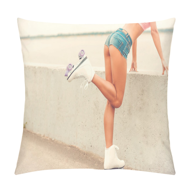 Personality  Woman In Roller Skates Leaning  At Parapet Pillow Covers