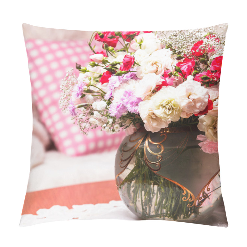 Personality  Flower Bouquet On The Table Pillow Covers