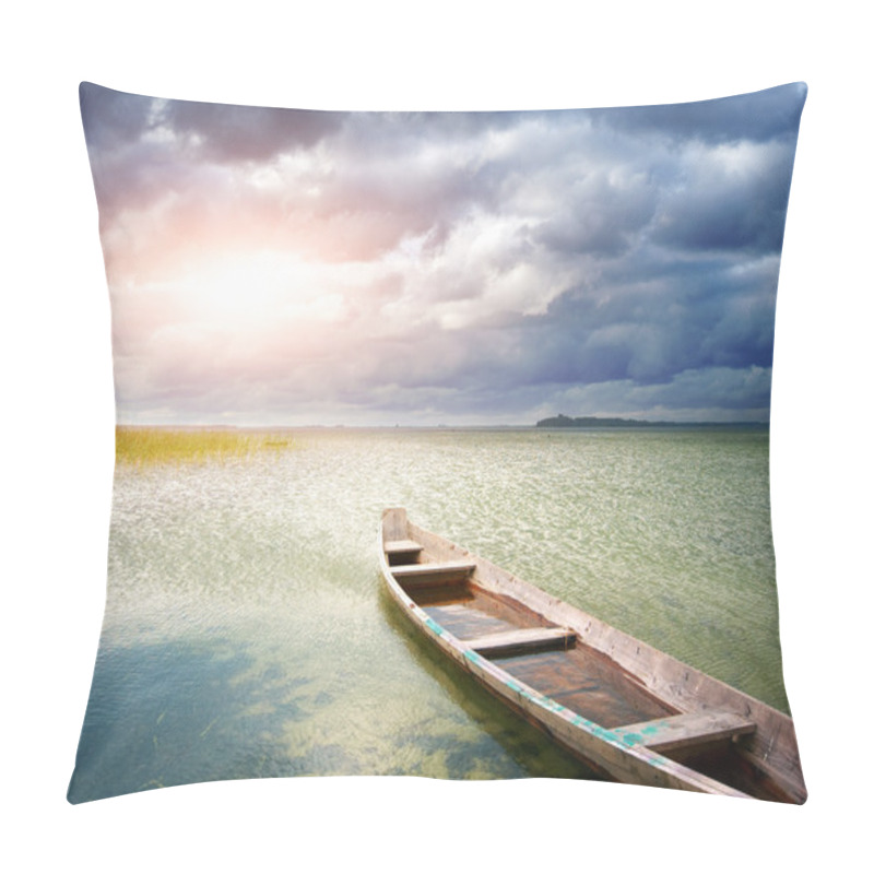 Personality  Lonely Boat On Lake Pillow Covers