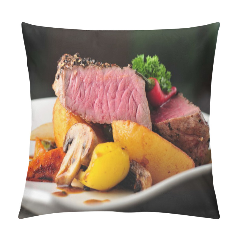 Personality  Juicy Steak With Baked  Vegetables Pillow Covers